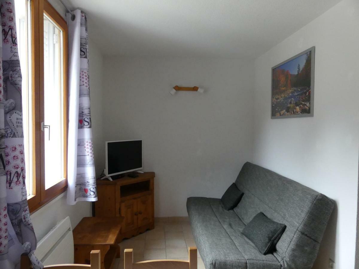Les Lys Oranges Apartment เลอบูร์-เดอัวซ็อง ภายนอก รูปภาพ