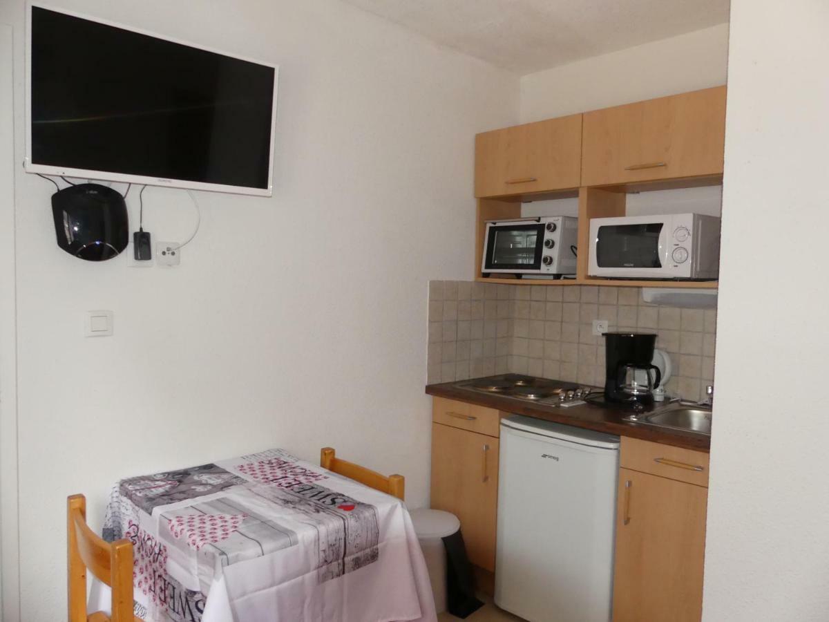 Les Lys Oranges Apartment เลอบูร์-เดอัวซ็อง ภายนอก รูปภาพ