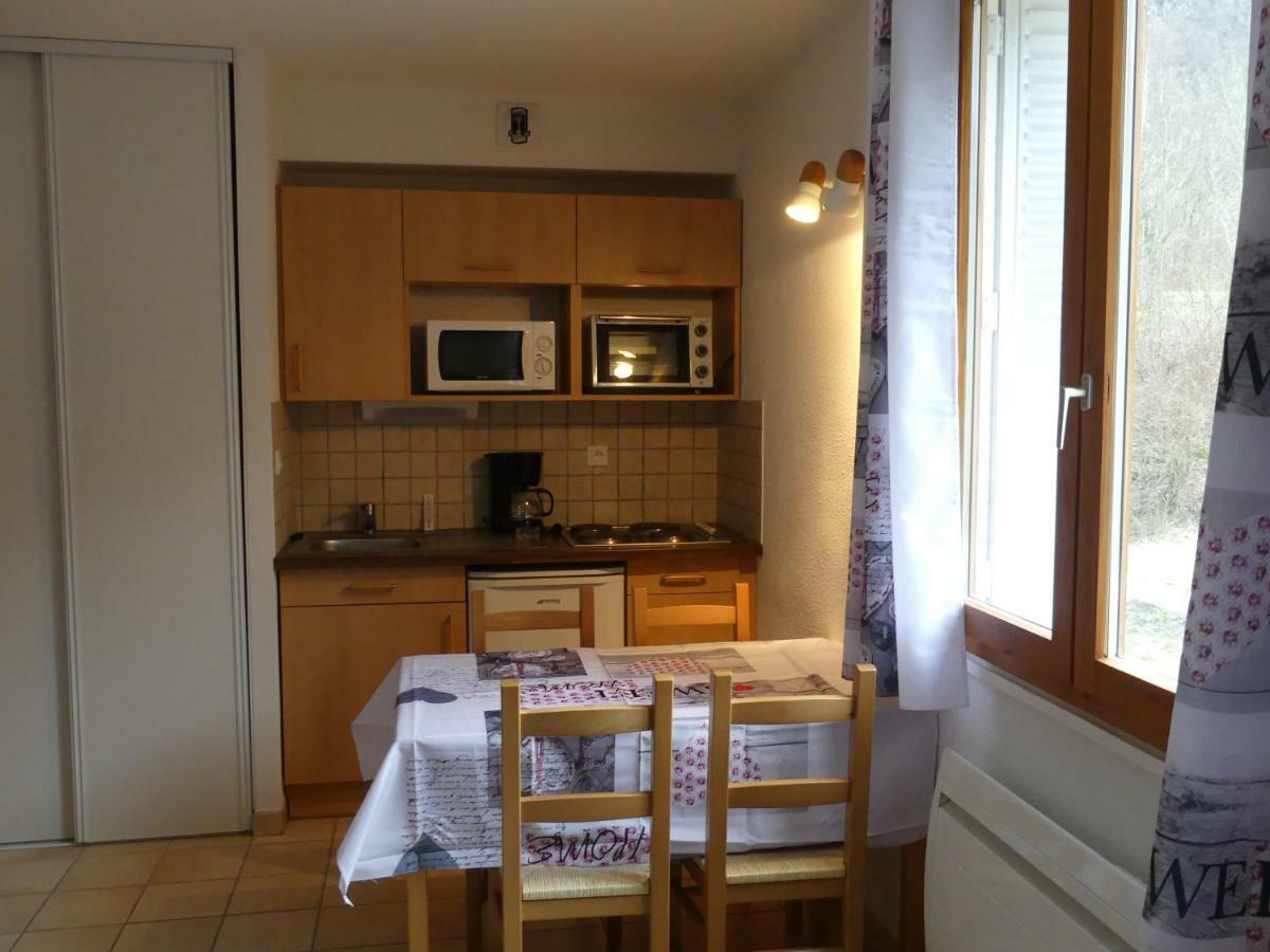 Les Lys Oranges Apartment เลอบูร์-เดอัวซ็อง ภายนอก รูปภาพ