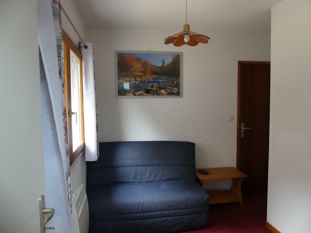 Les Lys Oranges Apartment เลอบูร์-เดอัวซ็อง ภายนอก รูปภาพ